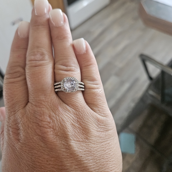 Ring - Picture 4 of 5